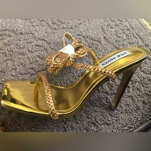 Steve Madden
Uplift-R Wrap Around Heeled Sandals